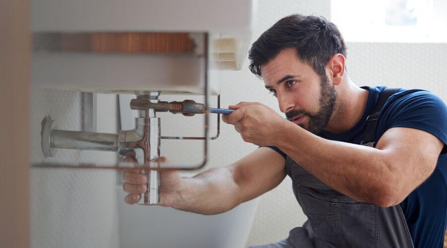 Sink faucet replacement in Ragsdale, IN